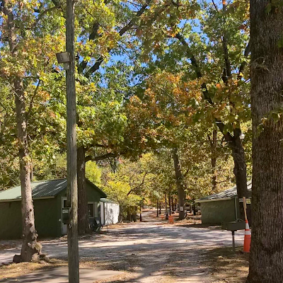 Oak Hill Court Cabins & RV Park