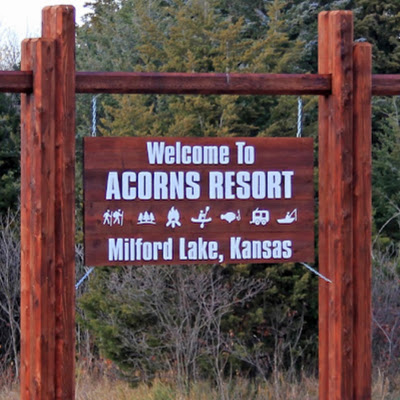 Camping Guide Acorns Resort in Milford KS